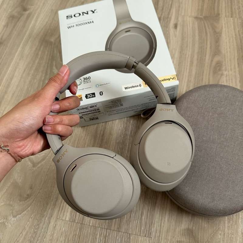 (preloved) Sony WH-1000XM4 in Silver