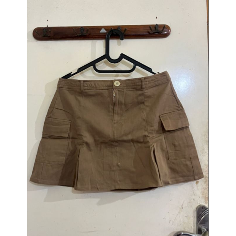 [BACA DESKRIPSI] P r 3 L 0 v 3 d GU by U n 1 q L 0 Mini Cargo Skirt Coffee Brown