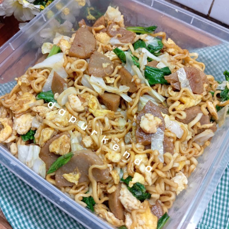 

Mie Goreng / Mie Goreng Bakso Telur / Mie Goreng Siap Makan / Mie Goreng Matang / Masakan Siap Matang