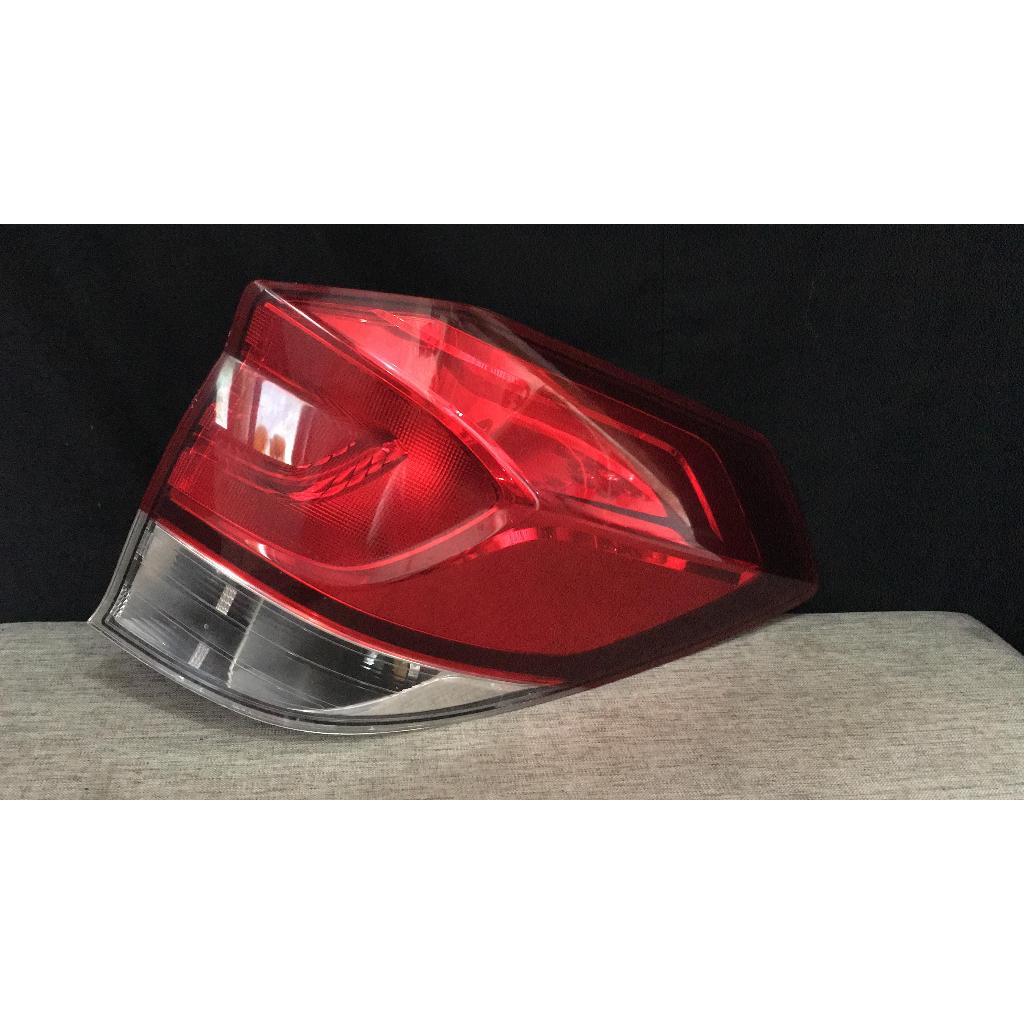 Lampu belakang Honda Mobilio bagian kanan th 2015 _2020