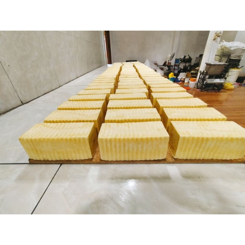 

Roti Tawar Roti Bakar Bandung isi 12Pcs SEMI PREMIUM termasuk PACKING DUS TEBAL