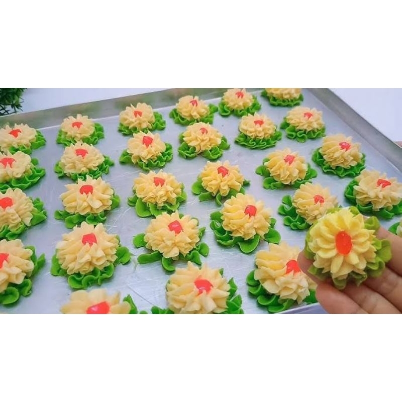 

kue kering semprit bunga