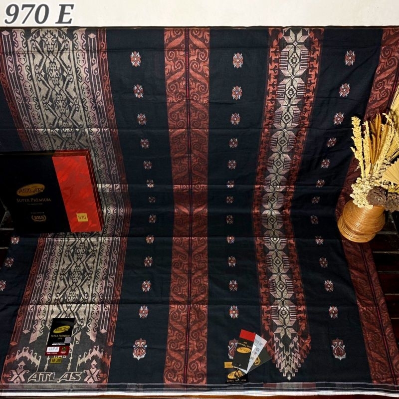 SARUNG ATLAS SUPER PREMIUM 970 GOLD MOTIF BHS