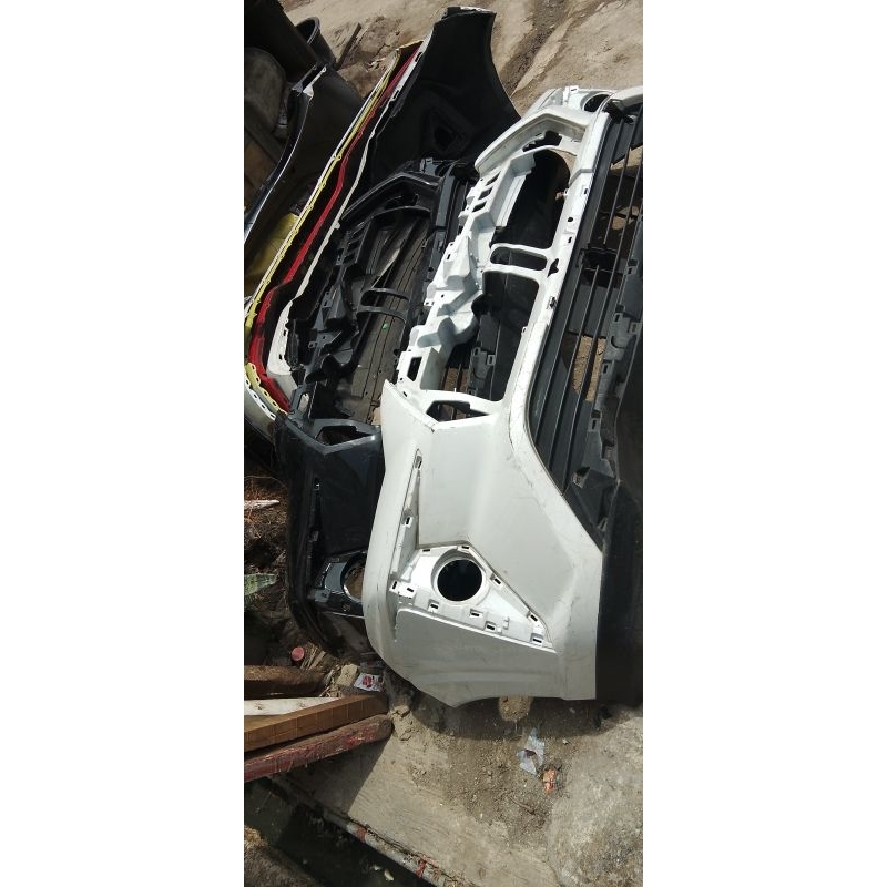 bemper depan Avanza Veloz 2022-2023 shecond original