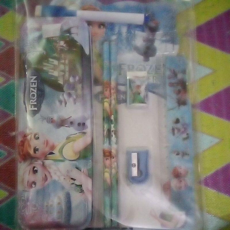 

kotak pencil frozen