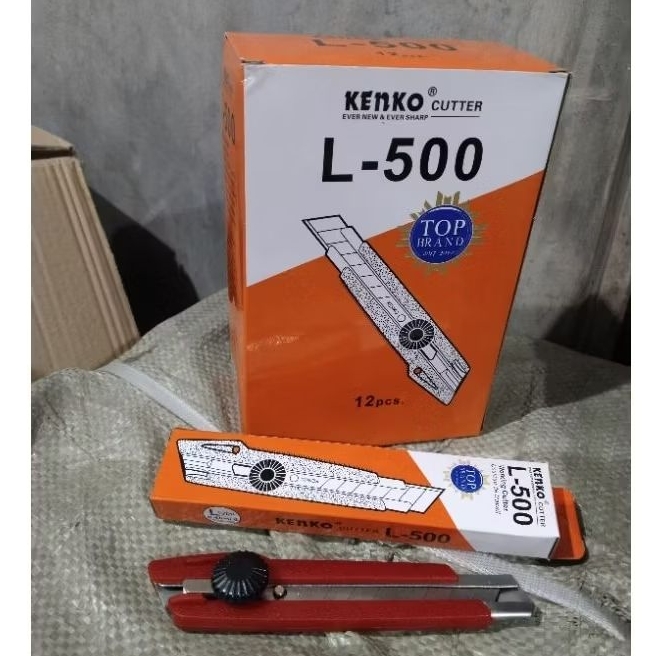 

CUTTER KENKO BESAR L500(harga 1 kotak12 pcs)