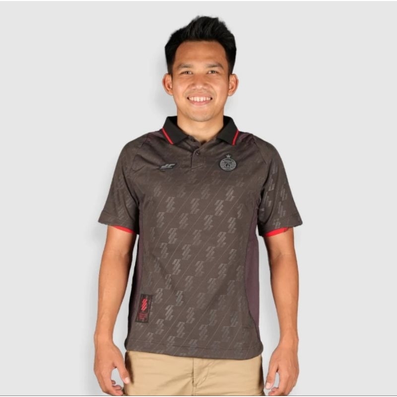 Jersey persija edisi hut 96 tahun