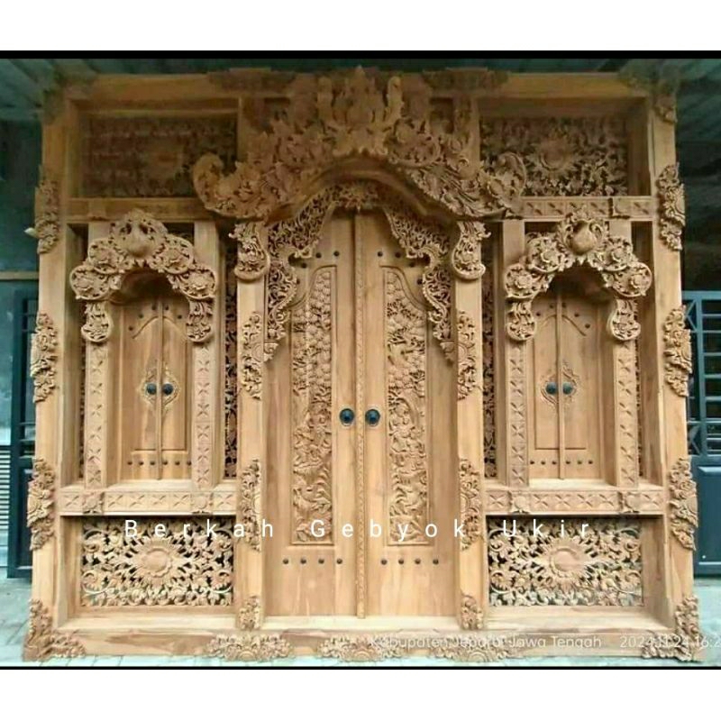 Pintu gebyok style bali kayu jati ukir Jepara/motif pintu relif ramayana