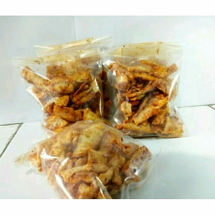 

Camilan Manggleng 250gr (keripik singkong/Balung Kethek/Krecek empuk bumbu pedas manis)