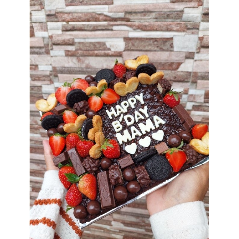 

BROWNIES HIAS 20X20CM - KHUSUS PRE ORDER