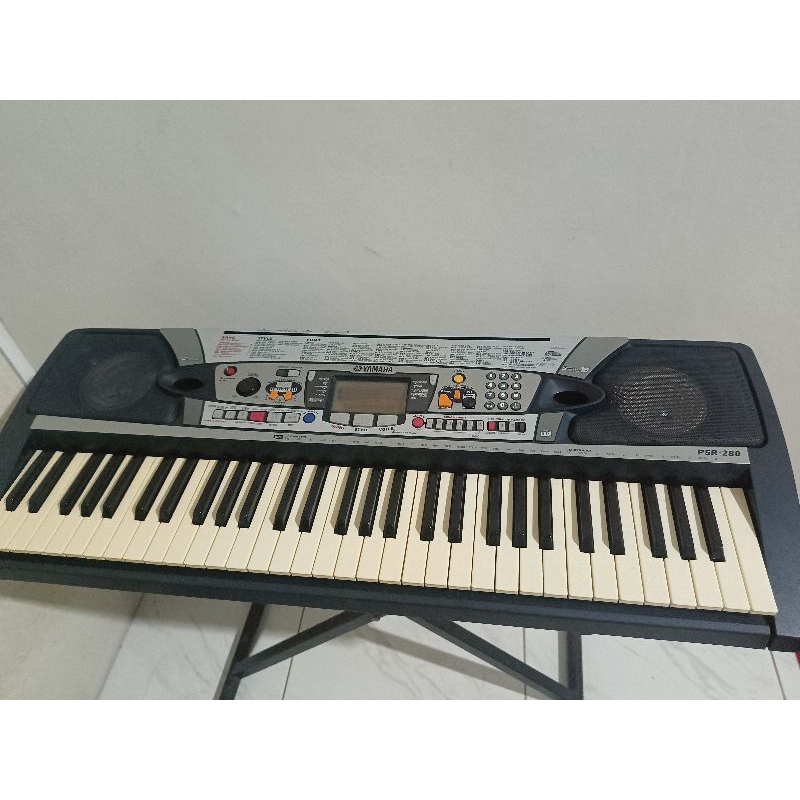 Keyboard Yamaha PSR280 bekas