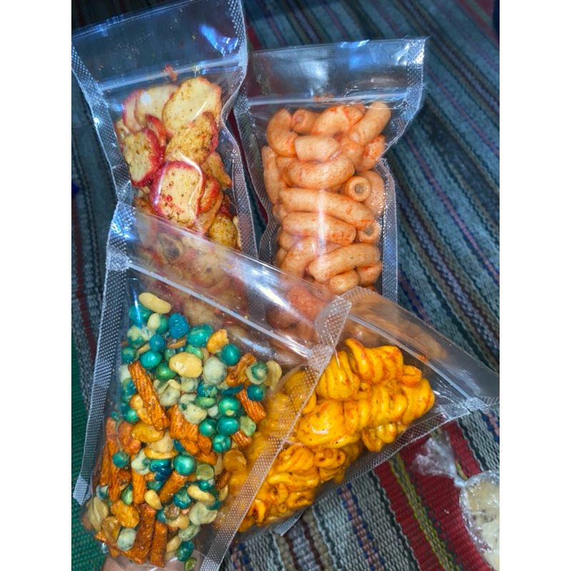 

paket praktis murah ada kerupuk seblak,makaroni,kacang koro,seblak siput