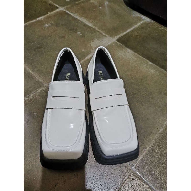 PRELOVED SEPATU WANITA LIKE NEW