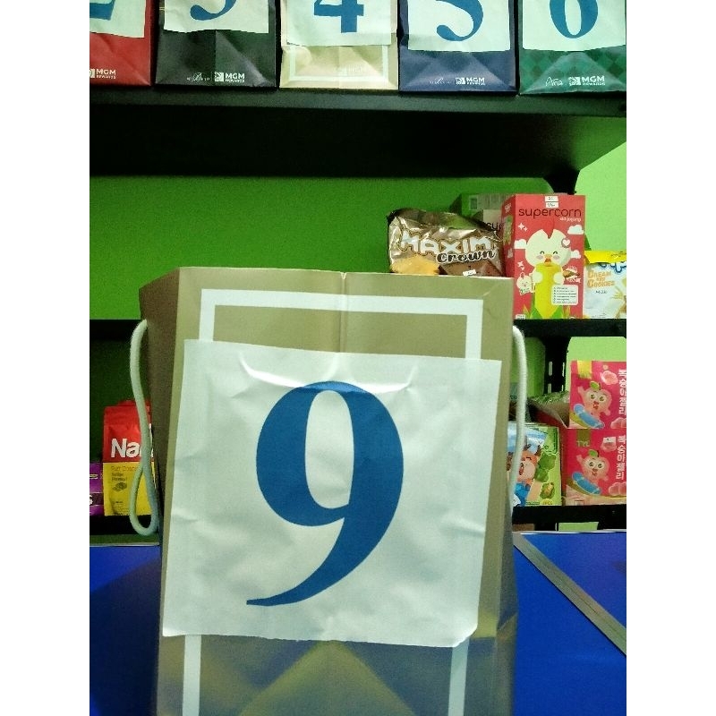 

MB 9 (mystery bag)