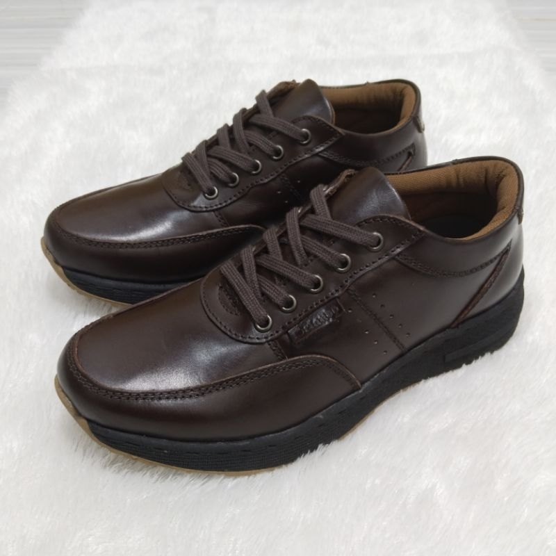 Sepatu kulit pria | Sepatu sneakers pria | sepatu kerja pria kulit asli | sepatu santai pria kulit a