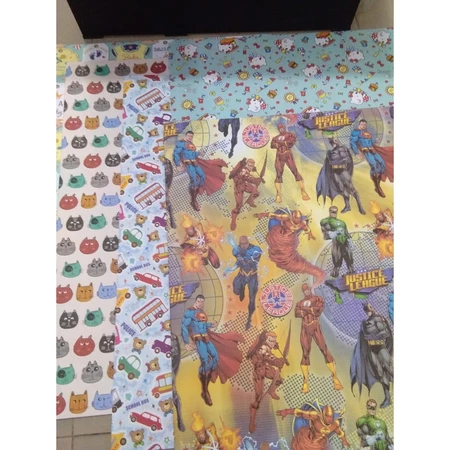 

Kertas Kado Besar