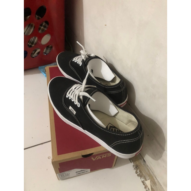 vans authentic