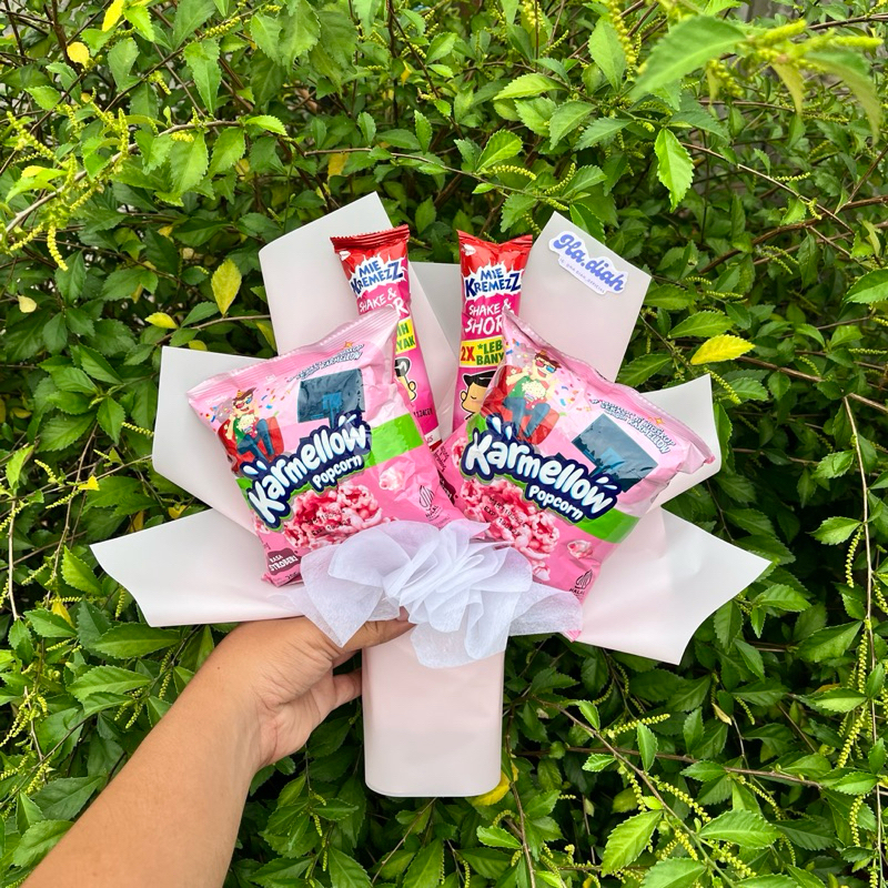 

Buket Snack Ukuran Sedang dan Kecil | Buket Cemilan | Buket wisuda | Buket makanan