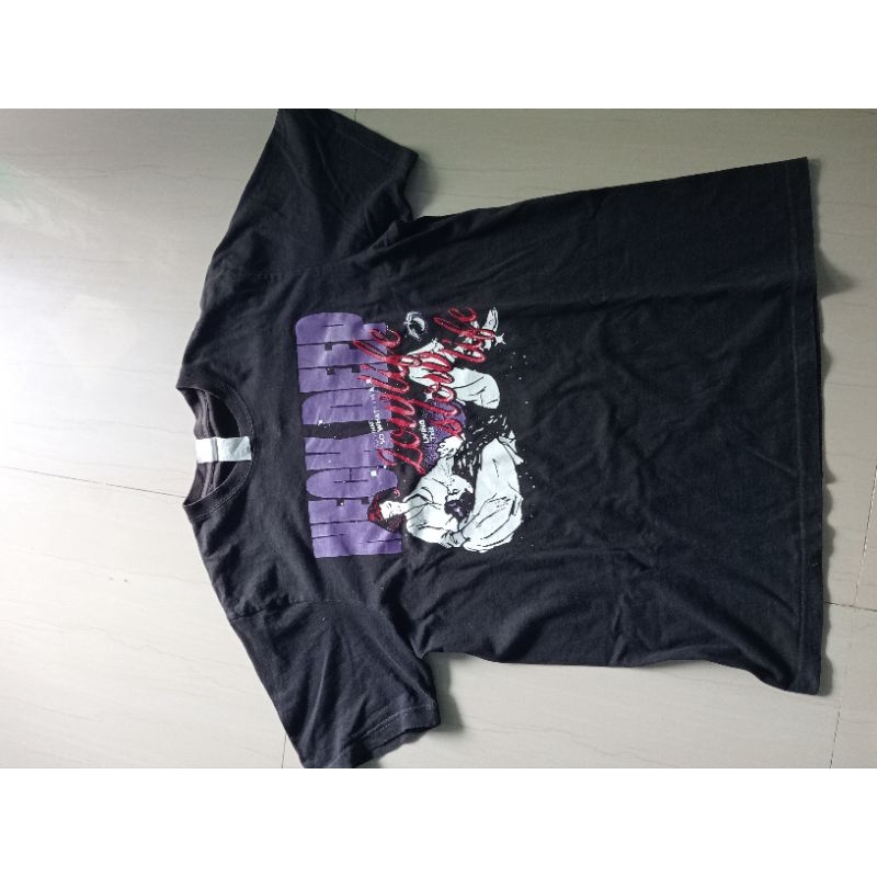 T SHIRT NECK DEEP ORIGINAL KONDISI 90%