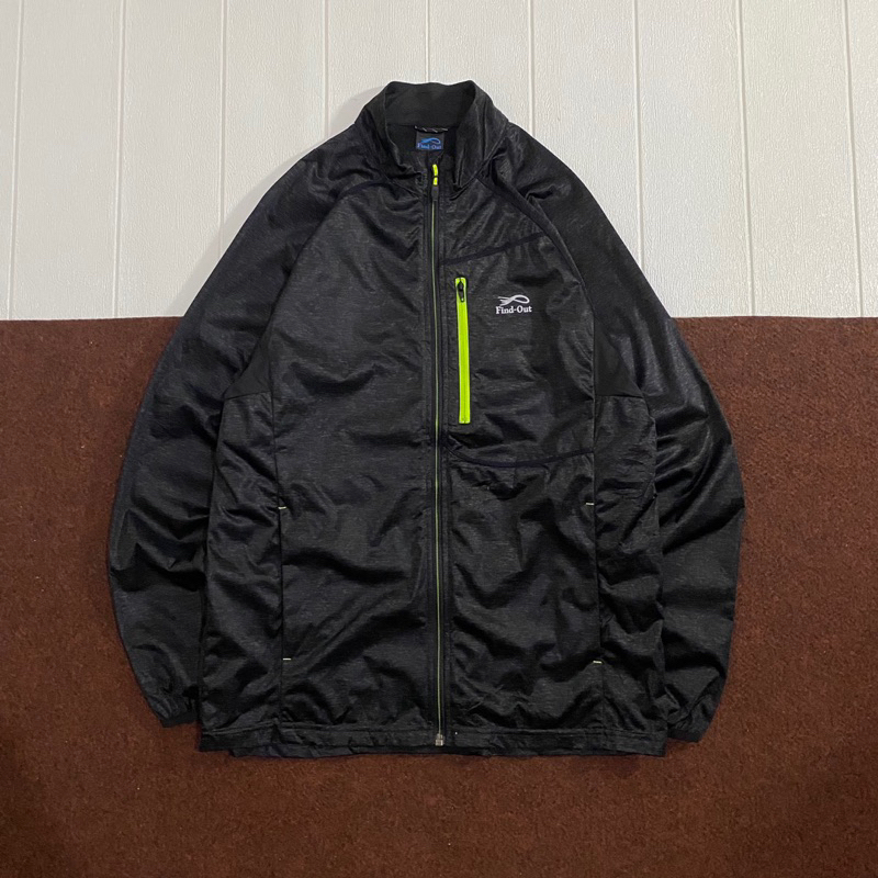 jaket find out size M ( bahan stretch )