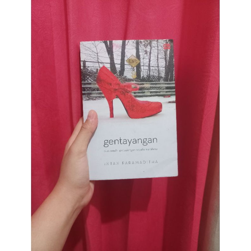 

Preloved Gentayangan - Intan Paramaditha (Soft cover)