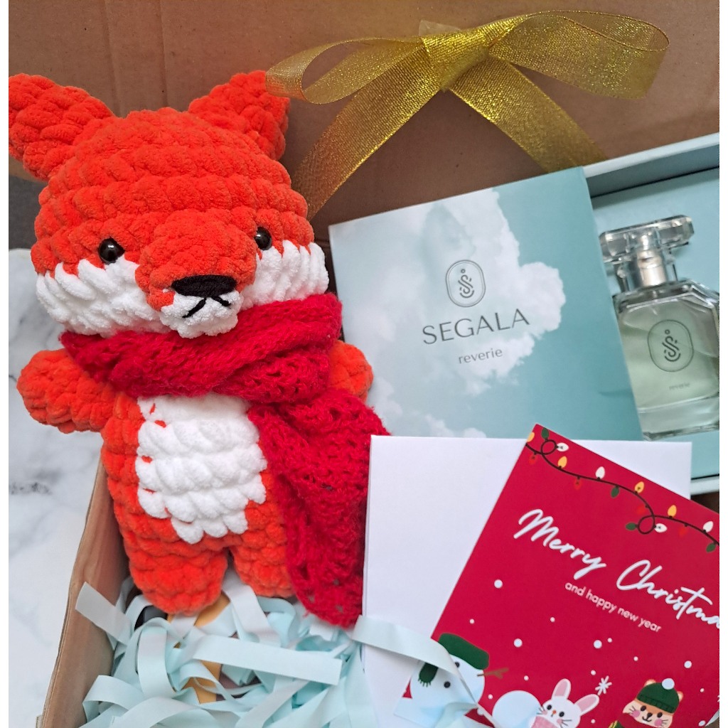 

[ready stock beberapa set] Hampers Natal dan Tahun Baru Premium Amigurumi x SEGALA Fragrance Parfume