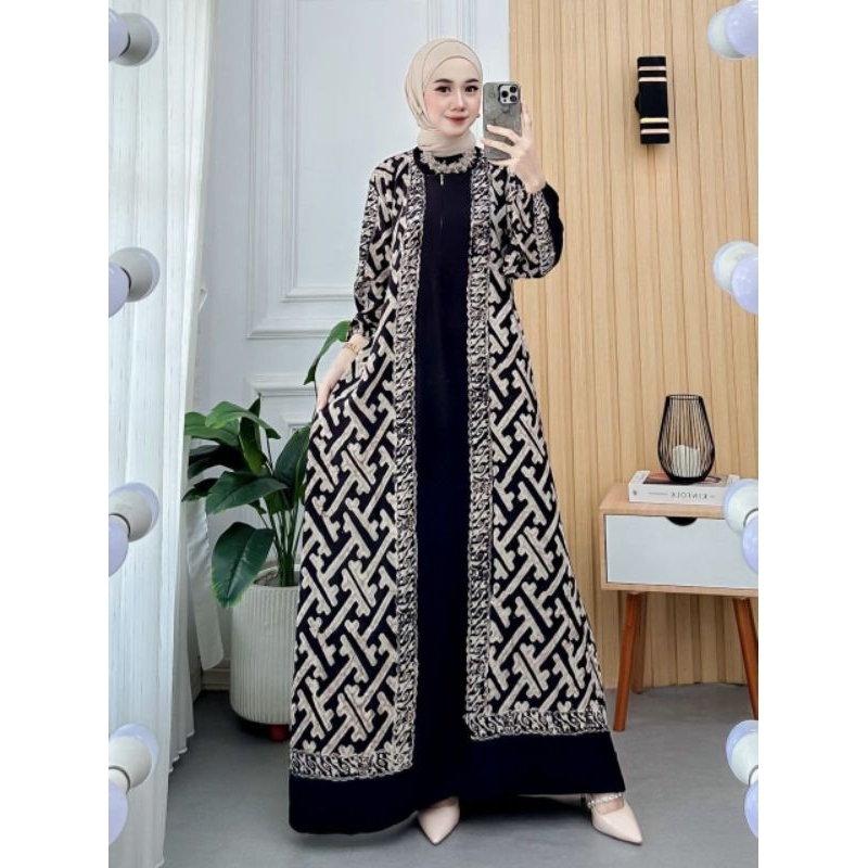 Gamis Brokat Motif Kaki Hitam Putih