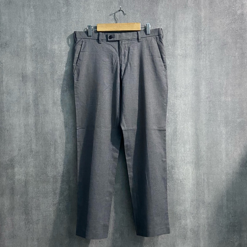Work Pants UNIQLO AIRSENSE (Ultra Light) / Celana Bahan Pria / UT19 / Size 30
