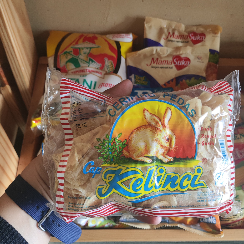 

Ceriping pedas (krupuk) Cap Kelinci - Sangkek.Sayur PALEMBANG