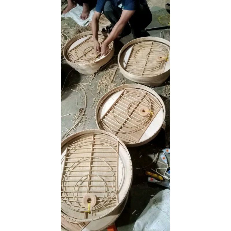 ambrukan sangkar murai