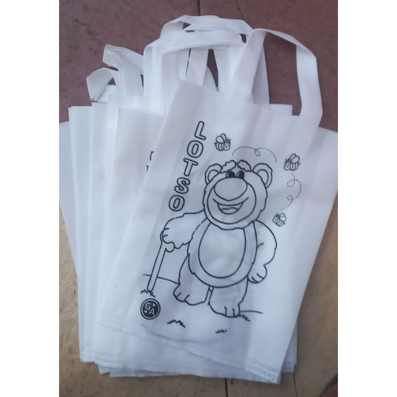 

MEWARNAI TAS SPUNBOND