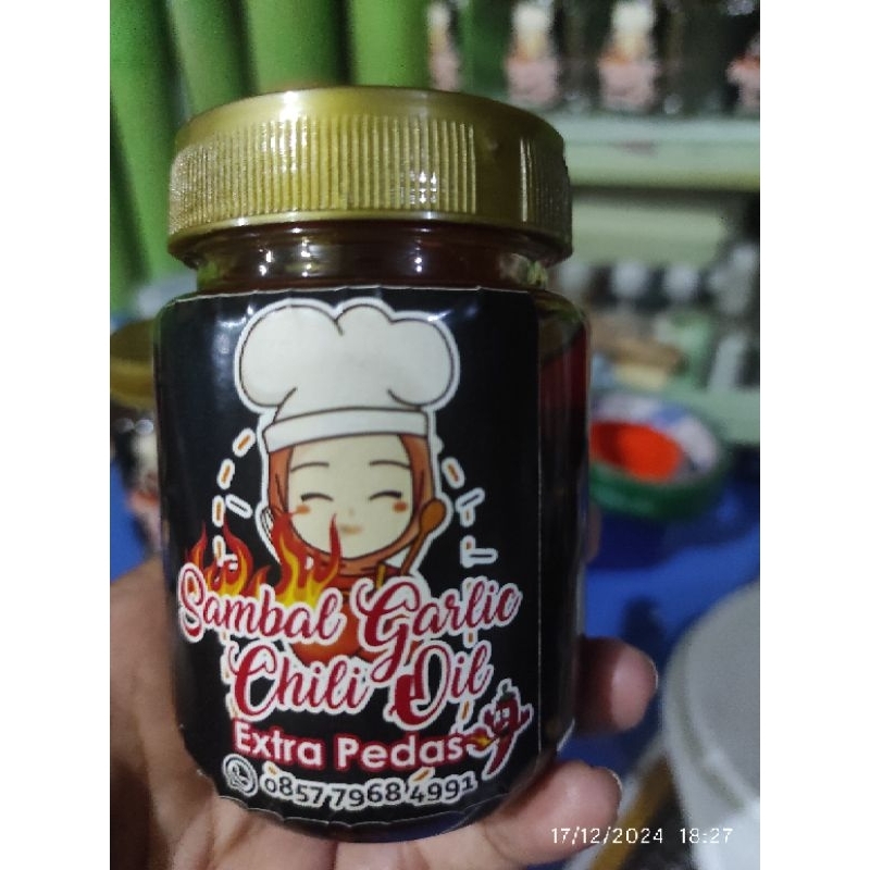 

Sambal Garlic Chili Oil Pedas 180gr halal