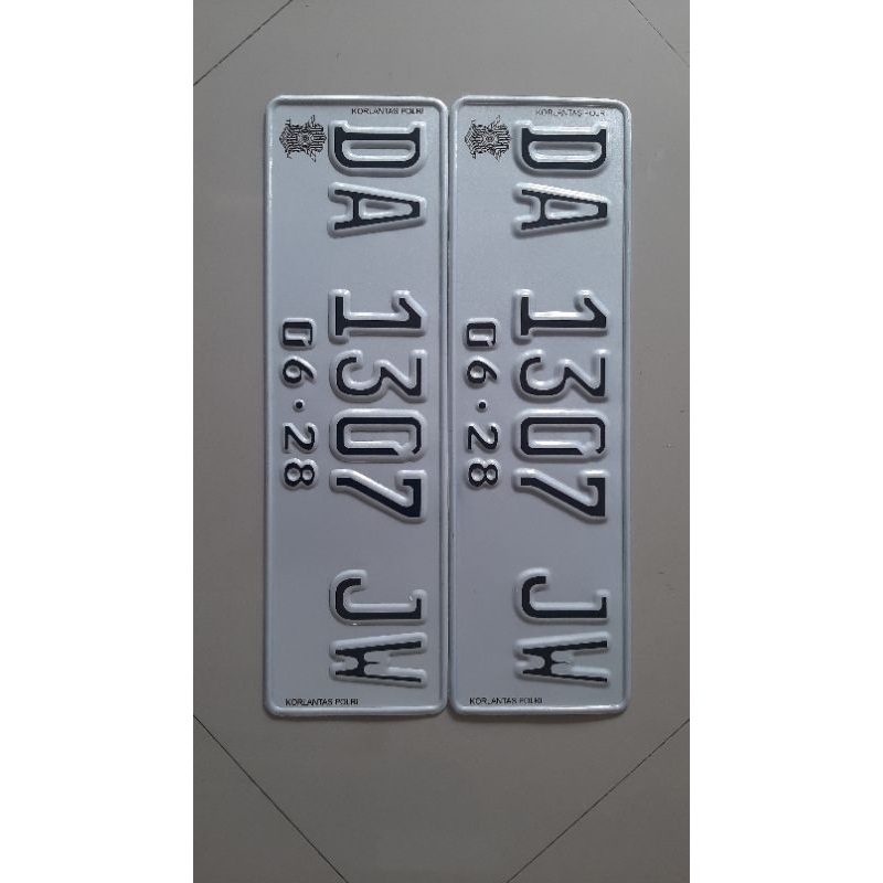 custom plat putih reflective