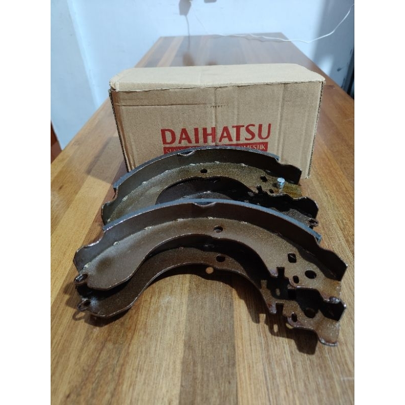 sepatu rem belakang grandmax luxio brake shoe grandmax luxio kampas rem belakang grandmax luxio
