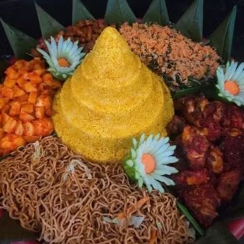 

TUMPENG NASI KUNING ARGAMAKMUR