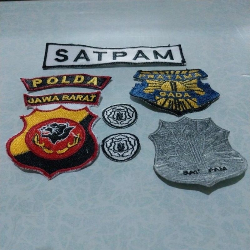 

Ayo Bordir 1 Set Atribut SATPAM Polda Jawa Barat Bordir Komputer