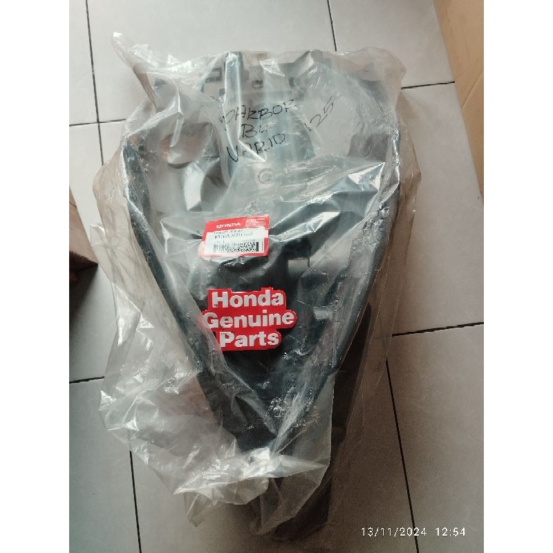 8010AKZR600 / FENDER REAR ASSY / SPAKBOR BELAKANG VARIO 125 KZR