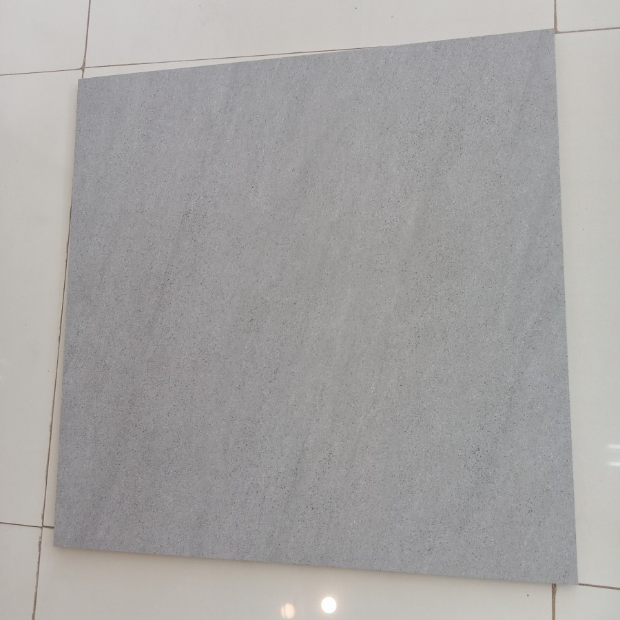 GRANIT LANTAI CARPOT / TERAS PERMUKAAN KASAR UKURAN 60X60 | ARNA AQUANI GREY 60X60
