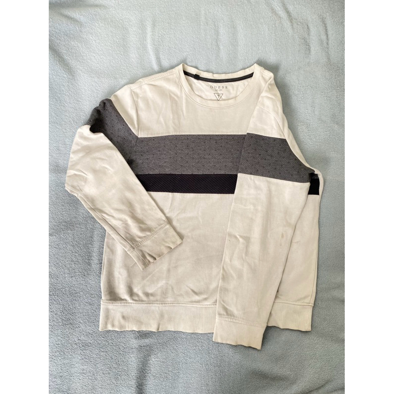 Crewneck GUESS Putih, pesanan