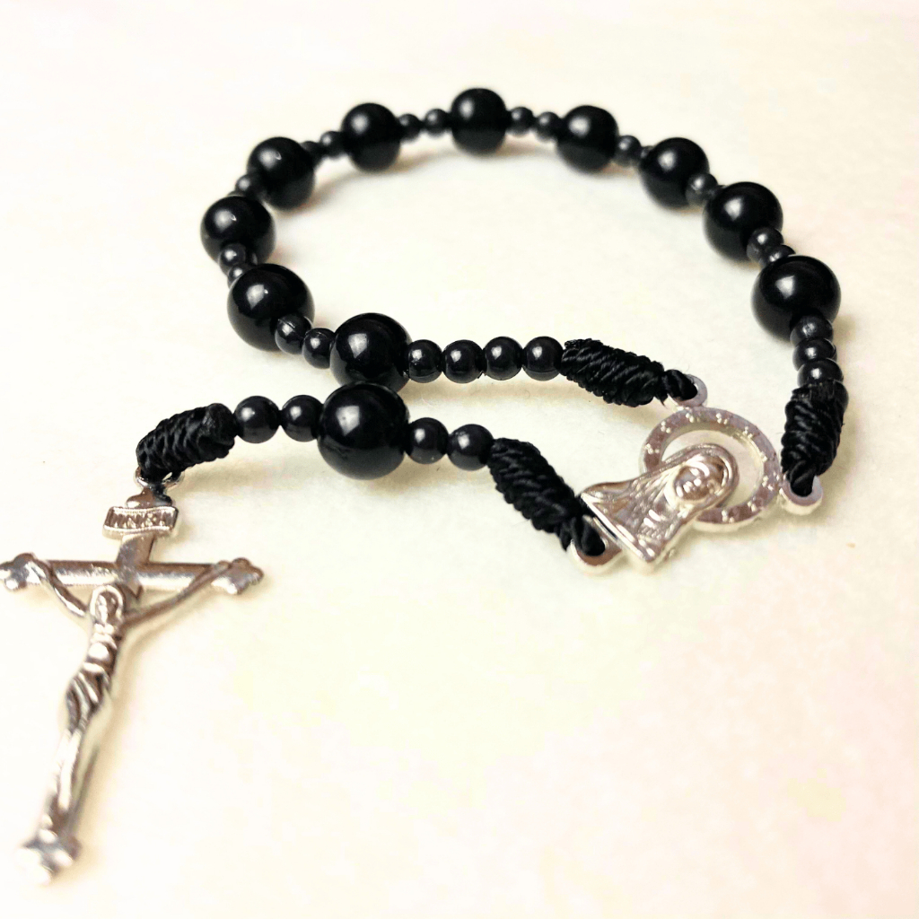 Rosario Batu Asli Katolik Versi Gelang_Manik-Manik Batu Alam Hitam Diameter 8 Mili Meter