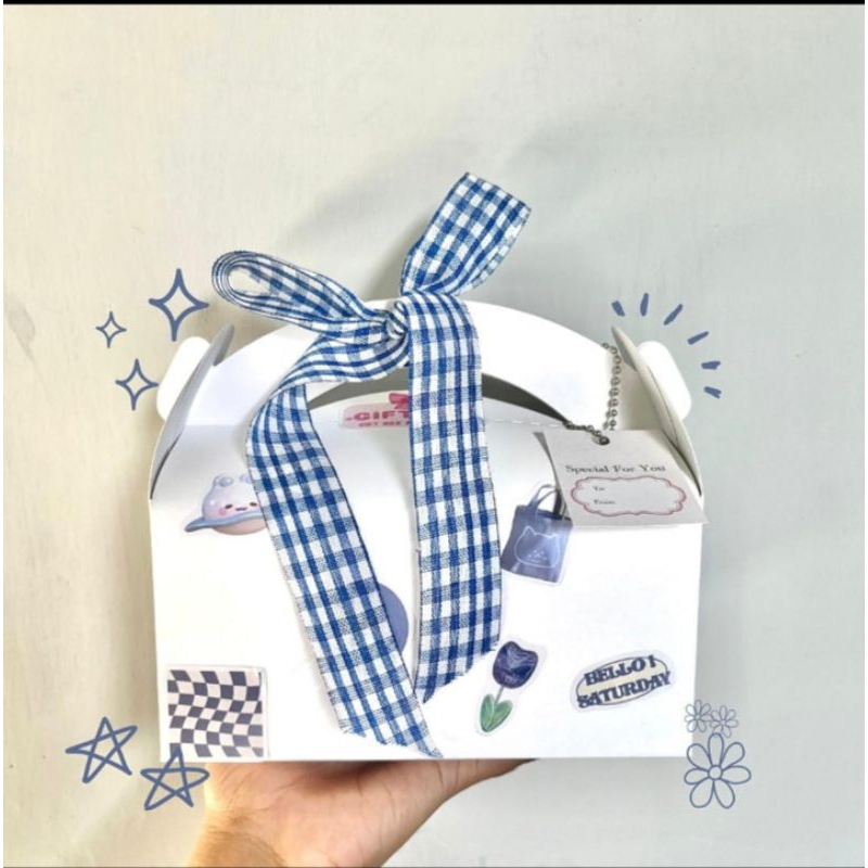 

SNACK BOX GIFT UKURAN M INCLUDE JAJANAN
