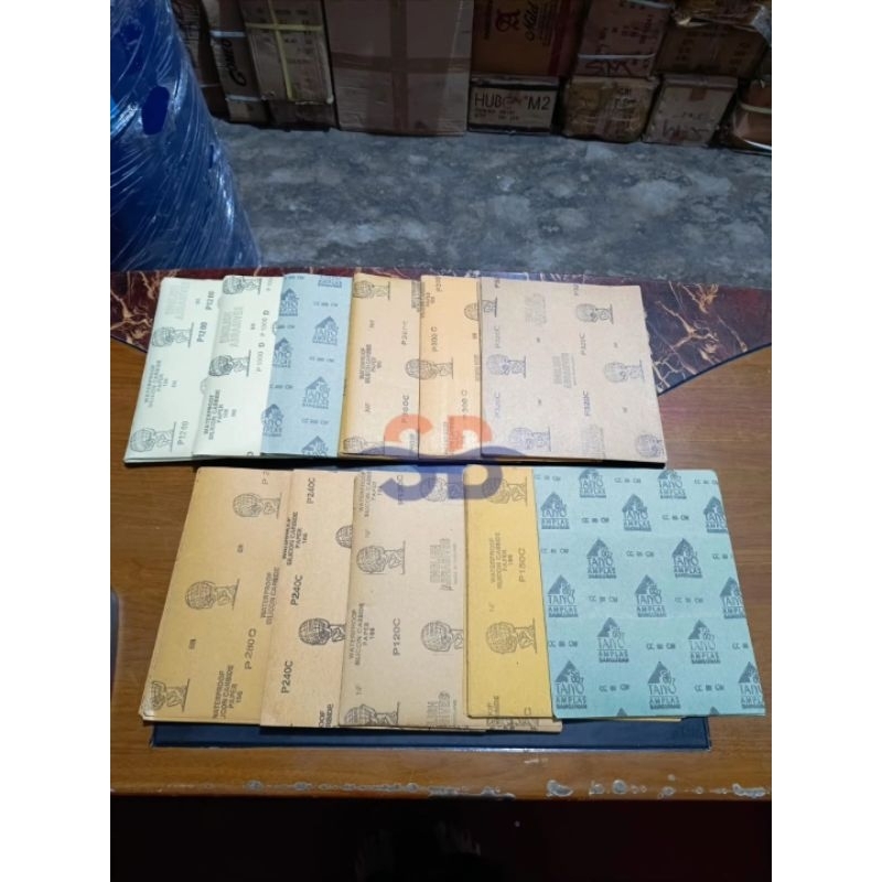 amplas kertas / kertas pasir / amplas lembaran / amplas gosokan / amplas halus hingga kasar / kertas