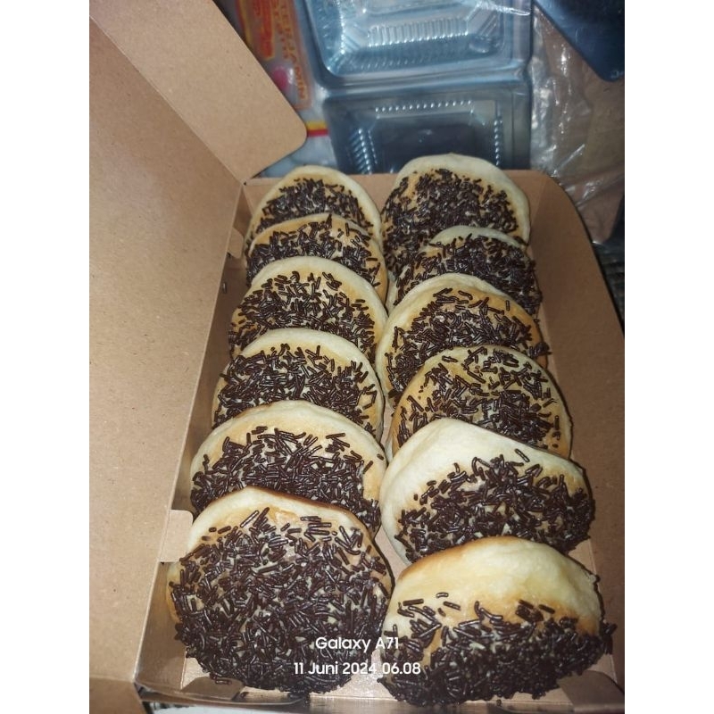 

PAKET DONAT MESES 1 LUSIN