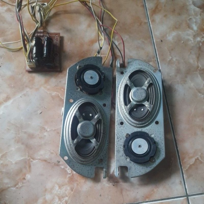 Speaker tv lcd polytron PLM32M22 satu set