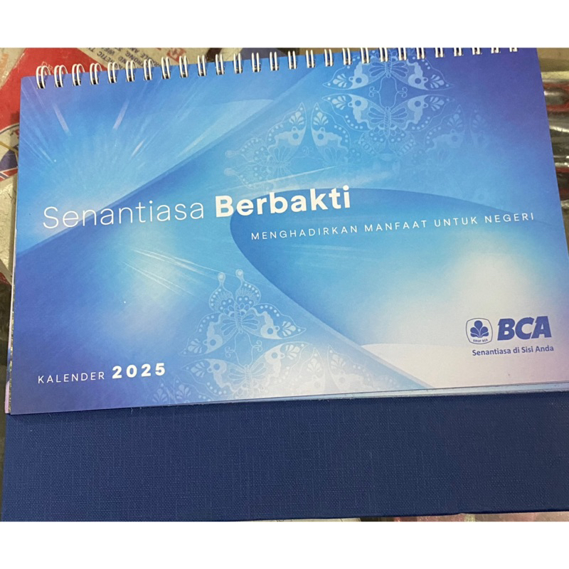 

Kalender bulanan BCA 2025 / kalender meja bank BCA