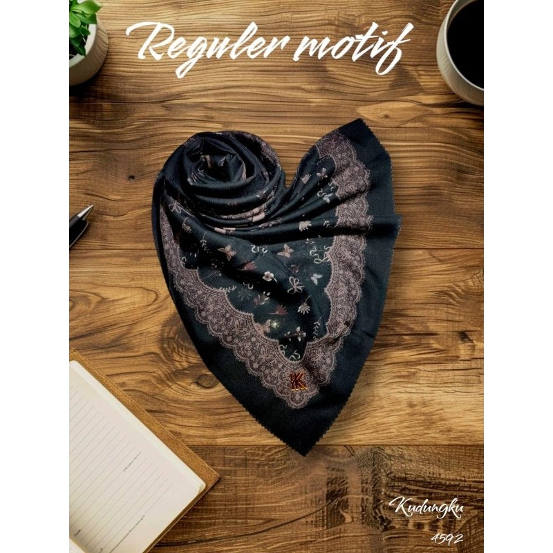 Kudungku Kain Motif Regular, hijab segi empat motif, kerudung segi empat, voal motif segi empat hita