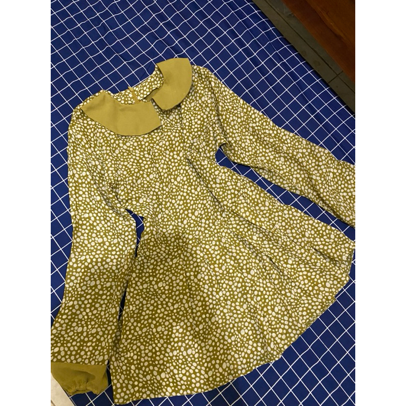 (PRELOVED) blouse lime free scrunchie