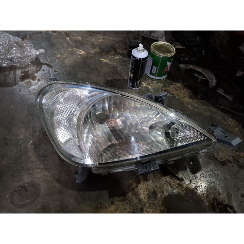 Headlamp Innova 2005 - 2011 Original