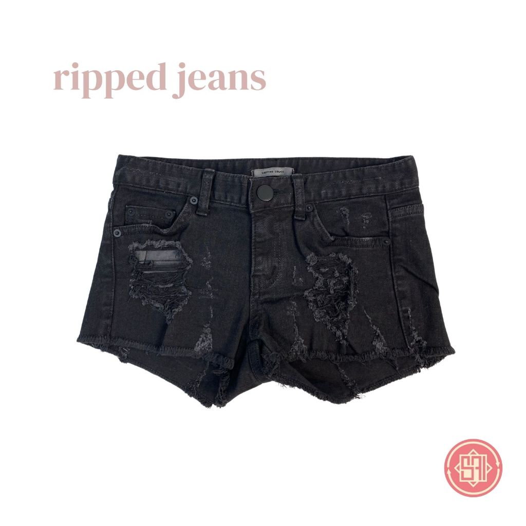 CELANA JEANS PENDEK/ CELANA PENDEK WANITA/ HOTPANTS JEANS/ CELANA PENDEK JEANS/ RIPPED JEANS KOREA/ 