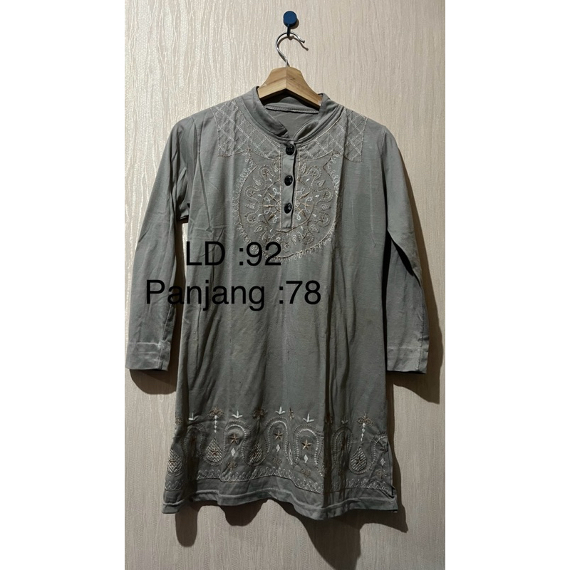 Preloved Atasan Kaos Wanita Tunik Bordir